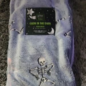 NWT Glow in the Dark Skeleton throw